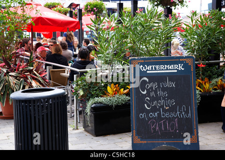 Wasserzeichen, irischer Pub-Bar und Restaurant Terrasse außerhalb von Toronto Ontario Kanada Stockfoto