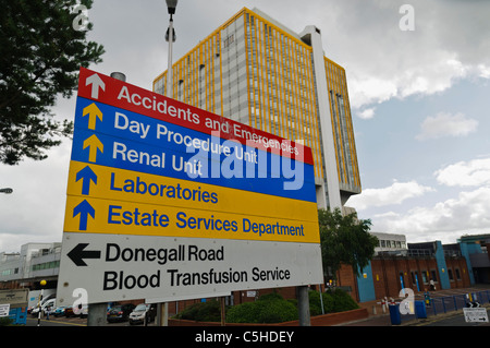 Zeichen außerhalb des Krankenhauses Belfast City-Hochhaus Stockfoto
