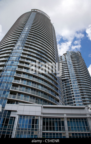 die Waterclub Eigentumswohnungen Mehrfamilienhäuser auf Queens Quay Toronto Ontario Kanada Stockfoto