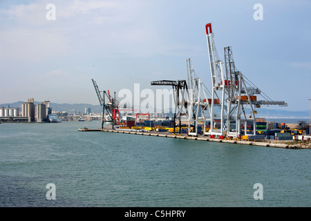 Spanien, Laderampe, zeigen Industriegebiet im Hafen, Hafen am Mittelmeer, große Kräne zum Laden verwendet. Stockfoto