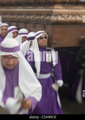 Unter Beachtung der Fastenzeit in Guatemala Antigua (La Antigua), der katholischen Feierlichkeiten zur Karwoche, Bilder von Jesus und Stockfoto