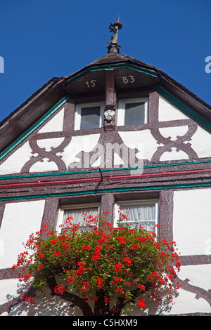 Fachwerkhaus Auf Dem Marktplatz, Historischer Stadtkern, Bernkastel-Kues, Giebel von Fachwerkhäusern, Altstadt Stockfoto