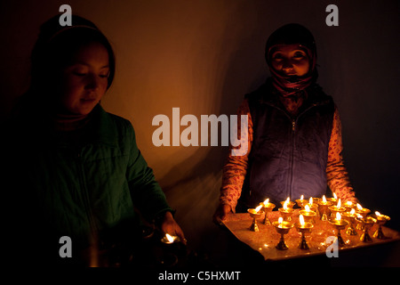 Ladakhi Neujahr. Wegen der august Überschwemmungen gibt es keine öffentlichen feiern. Menschen markieren die Gelegenheit ruhig zu Hause. Stockfoto