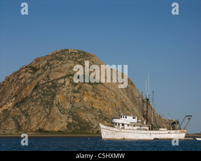 Angelboote/Fischerboote im Hafen von Morro Bay, Kalifornien Stockfoto