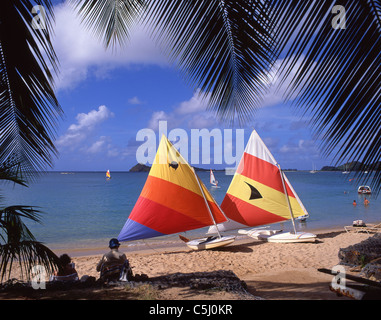 Bunte Segelboote, Reduit Beach, Gros Islet, St. Lucia, kleine Antillen, Karibik Stockfoto