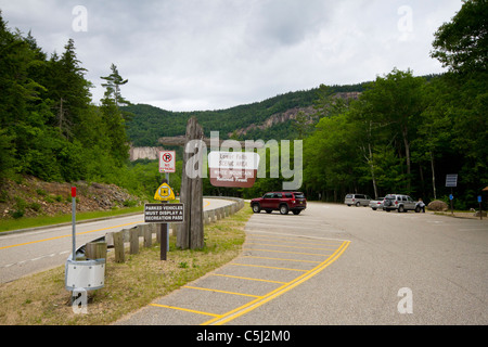 Parkplatz entlang Kancamagus scenic Byway, Landstraße 112, White Mountain National Forest (New Hampshire) Stockfoto