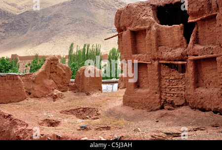 Abyāneh ist eine berühmte historische iranischen Dorf in der Nähe der Stadt Natanz in Isfahan, Iran zeichnet sich durch eine eigenartige rötlichen Farbton. Stockfoto