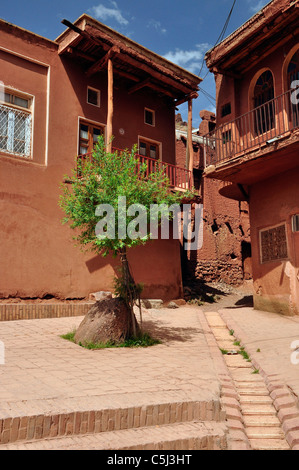 Abyāneh ist eine berühmte historische iranischen Dorf in der Nähe der Stadt Natanz in Isfahan, Iran zeichnet sich durch eine eigenartige rötlichen Farbton. Stockfoto