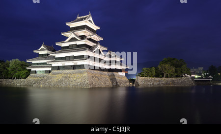 Das historische Matsumoto-Schloss aus dem 15. Jahrhundert in Matsumoto, Japan. Stockfoto