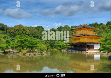 Die historischen Goldenen Pavillon (Kinkakuji) in Kyoto, Japan. Stockfoto