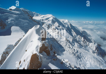 Der Bossons-Gletscher und gesehen vom Gipfel der Dent du Midi in den französischen Alpen über Chamonix Mont-Blanc Stockfoto