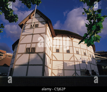 Das Globe Theatre - getreue Wiedergabe des Gebäudes, das am südlichen Ufer des hier in Shakespeares Zeit stand die Stockfoto