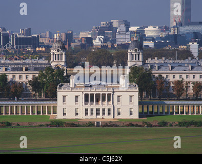 Das ehemalige Royal Naval College in Greenwich, mit der "Queen es House" im Vordergrund; London Stockfoto