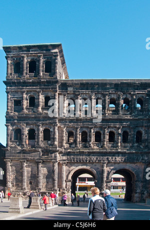 Porta Nigra, Wahrzeichen von Trier Und UNESCO-Weltkulturerbe, Porta Nigra, Wahrzeichen, Unesco Weltkulturerbe Stockfoto