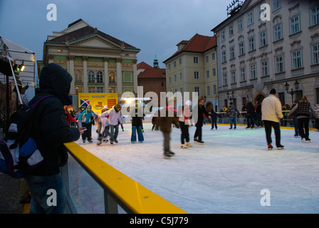 Eislaufen am Ovecny Trh quadratischen Altstadt Prag Tschechische Republik Europa Stockfoto