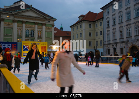 Eislaufen am Ovecny Trh quadratischen Altstadt Prag Tschechische Republik Europa Stockfoto