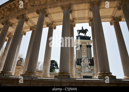 Das Denkmal für Alfonso XII, im Park Retiro, Madrid, Spanien. Stockfoto