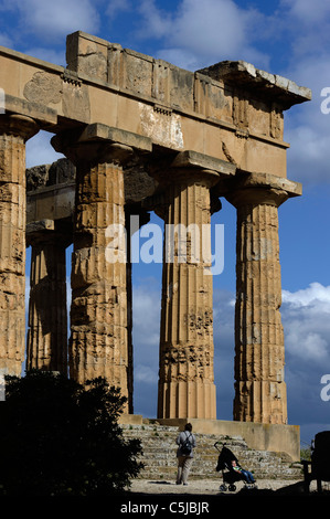 Tempel E in Selinunt (Selinunt), Sizilien, Italien Stockfoto