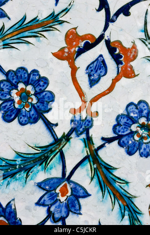 Iznik-Fliesen im Topkapi-Palast, Istanbul, Türkei Stockfoto