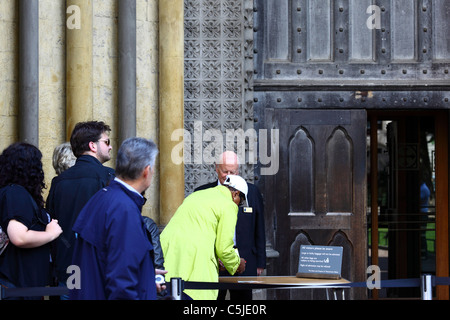 Touristen Registrierung Westminster Abbey am Great North, London England eingeben Stockfoto