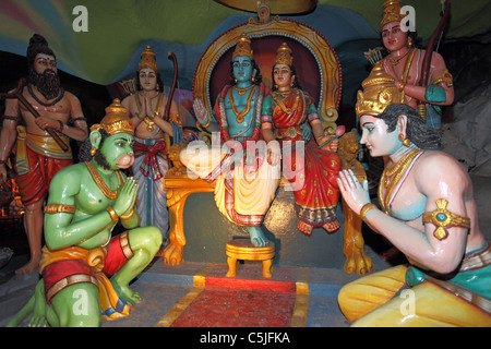 Statue der Hindu-Gottheiten einschließlich Hanuman in Batu Höhlen. Kuala Lumpur, Welaayat Persekutan, Malaysia, Süd-Ost-Asien, Asien Stockfoto