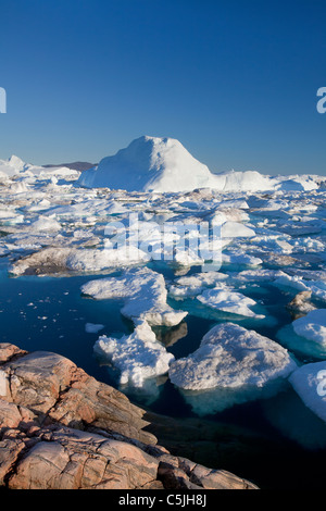 Eisberge in einem Eisfjord, Disko-Bucht, UNESCO-World Heritage Site, West-Grönland, Grönland Stockfoto