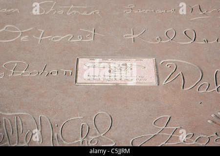 Star Trek Sterne druckt Händen und Füßen bei Graumans Chinese Theatre, Hollywood, Los Angeles, Kalifornien, USA Stockfoto