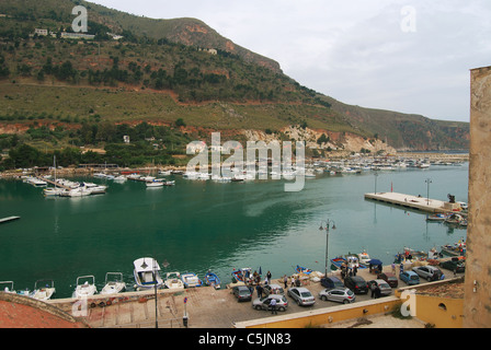 Habour in Castellamare del Golfo, Sizilien, Italien - eine schöne Stadt an der Nordküste Siziliens unweit von Palermo Stockfoto