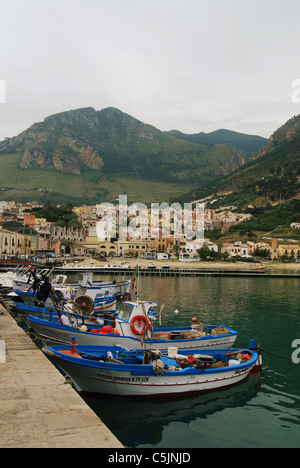 Habour in Castellamare del Golfo, Sizilien, Italien - eine schöne Stadt an der Nordküste Siziliens unweit von Palermo Stockfoto