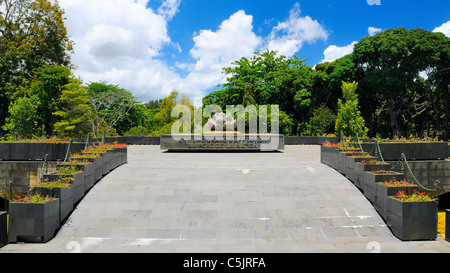 Sir Seewoosagur Ramgoolam Mahnmal (SSB) am Sir Seewoosagur Ramgoolam Botanic Garden in Pamplemousses, Mauritius. Stockfoto