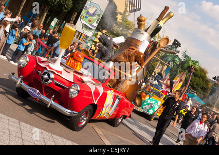 Die Stars ' n ' Cars parade mit Ratatouille im Disneyland Paris in Frankreich Stockfoto