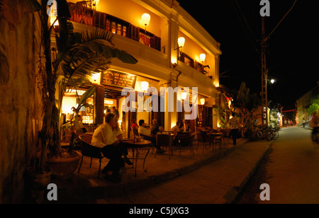 Asien, Vietnam, Hoi An. Hoi eine Altstadt. Romantische Restaurants und Cafés. Die historischen Gebäude, attraktive Häuser, Rohr und Stockfoto