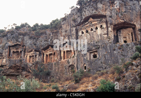 Lykische Felsengräber in der historischen Stadt Kaunos in Dalyan, Türkei Stockfoto