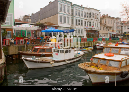 Boote am Bosporus, Beylerbeyi, Istanbul, Türkei Stockfoto