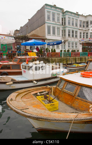 Boote am Bosporus, Beylerbeyi, Istanbul, Türkei Stockfoto