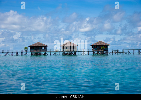 Drei Bungalows, Sipadan-Kapalai Dive Resort, Sabah, Borneo, Malaysia Stockfoto