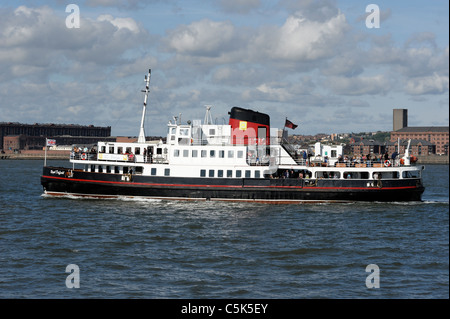 Passagier-Fähre überqueren den Fluss Mersey in der Nähe von Seacombe Ferry Terminal Stockfoto