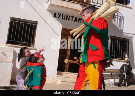 Karneval "Botarga - Motley LA CANDELARIA" in RETIENDAS. Guadalajara. Kastilien-La Mancha.SPAIN Stockfoto