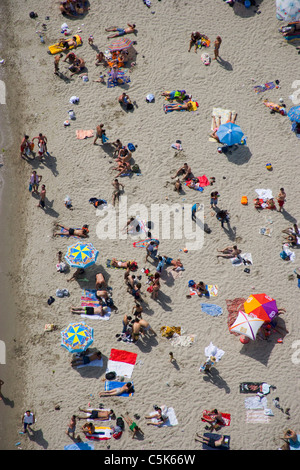 Menschen, die das Strandleben genießen Antenne, Buyukcekmece, südwestlich von Istanbul, Türkei Stockfoto