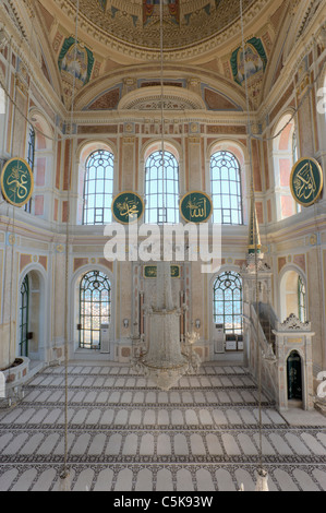 Im Inneren der Büyük Mecidiye Camii in Ortaköy am Bosporus, Istanbul - 2010 European Capital of Culture - Türkei Stockfoto