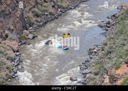 Luftaufnahme der Sparren in zwei Flöße auf dem Rio Grande Fluss Stockfoto