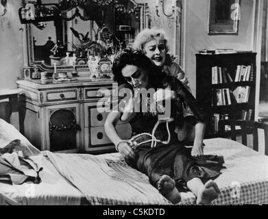 Was geschah überhaupt Baby Jane? Jahr: 1962 - USA Joan Crawford und Bette Davis Regie: Robert Aldrich Stockfoto