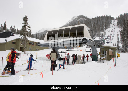 Ski- und Sessellift in Taos Ski Valley Stockfoto