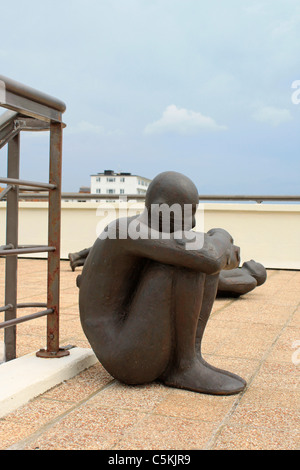 Antony Gormley Skulptur, De La Warr Pavilion, Bexhill Stockfoto