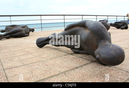 Antony Gormley Skulptur, De La Warr Pavilion, Bexhill Stockfoto