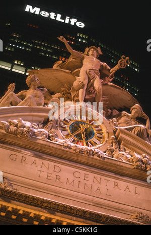 Grand Zentraluhr und Met Life, NYC Stockfoto