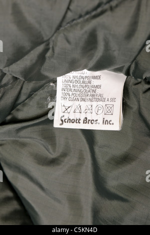 Herren Schott Marke Bomberjacke, Militärflug Jacke wie von Piloten der Luftwaffe getragen. Label-Detail. Stockfoto