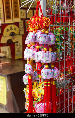 Marktstände in Singapurs Chinatown, eine lebendige Architektur Einkaufsviertel Stockfoto