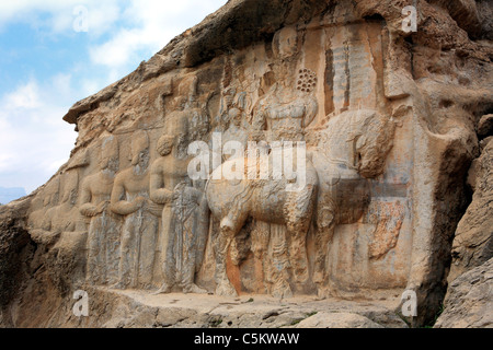 Reliefs der sassanidischen Könige (3. Jahrhundert), Naghsh-e Rajab, in der Nähe von Persepolis, Fars Provinz, Iran Stockfoto