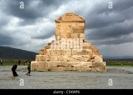 Grabmal von Kyros der große (6. Jh. v. Chr.), UNESCO-Weltkulturerbe, Pasargadae, Provinz Fars, Iran Stockfoto